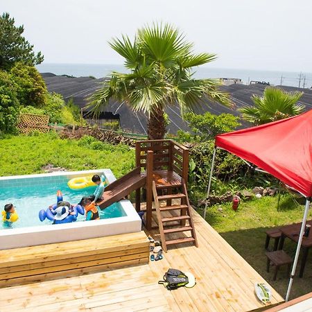 Jeju Sunflower Pension ซอกวีโพ ภายนอก รูปภาพ